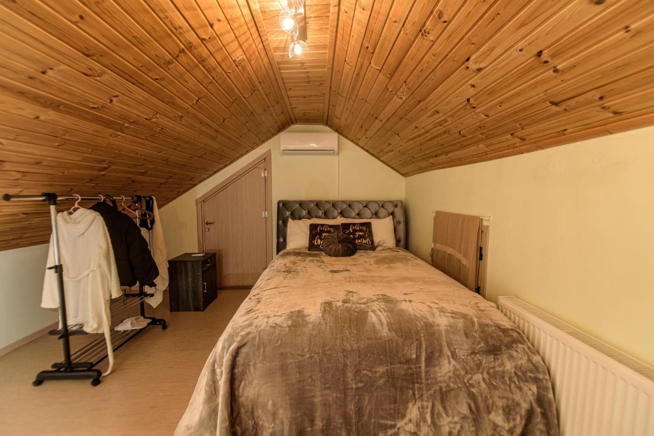Daire Aprosmeno Jacuzzi House 2 *